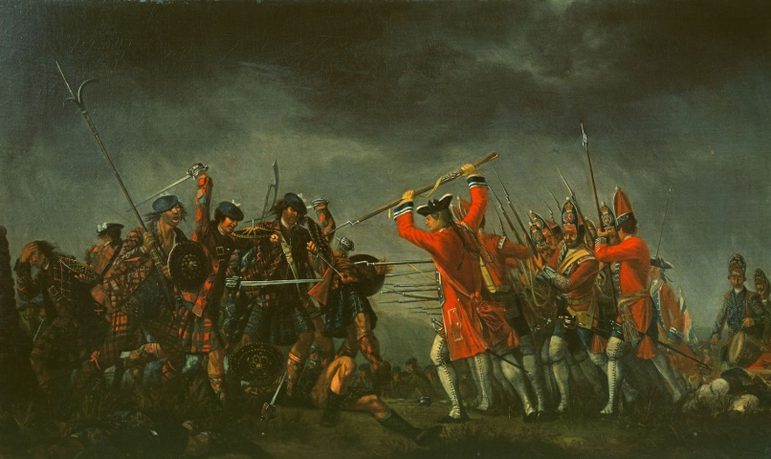 A painting showing two military groups chaotically arranged. One dressed in red military coats with black hats, the other dressed in Scottish tartan all holding various weapons.